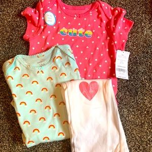 Carter’s 3-piece Rainbow Bodysuit & Pant Set 18m🌈